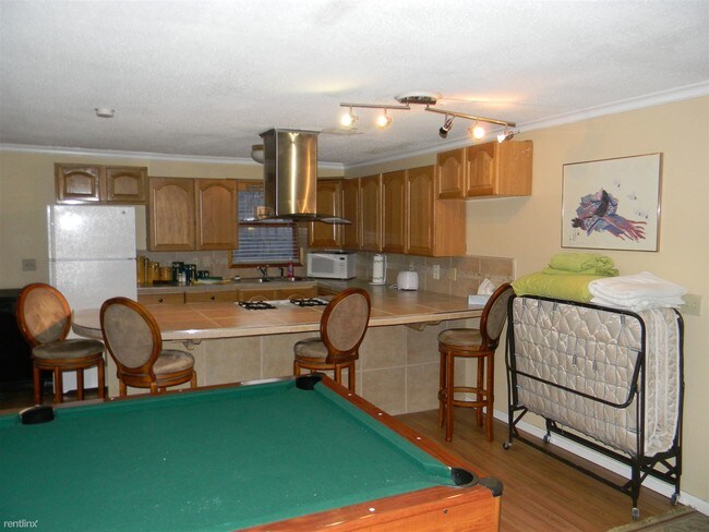 Building Photo - 2202 Roosevelt Dr