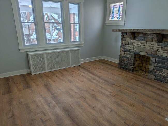 Building Photo - Beautiful Four Bedroom Home In Forest Hills