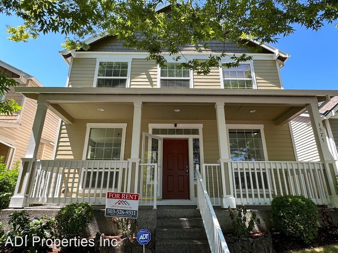 Primary Photo - 4 br, 2.5 bath House - 1575 NE 103rd Ave