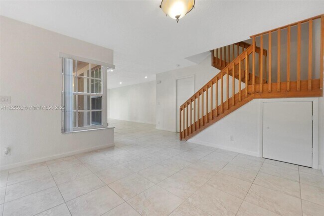 Building Photo - 11066 Longboat Dr