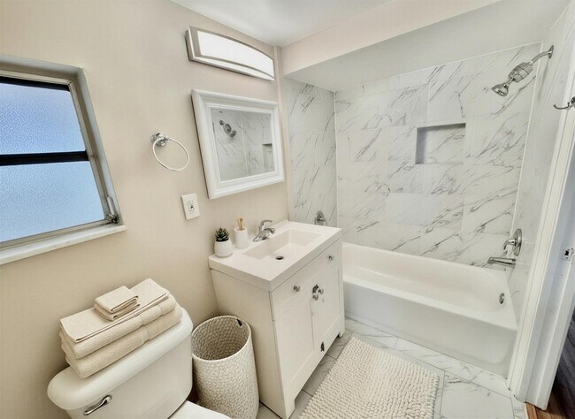 Foto del edificio - 609 NW 7th Ct