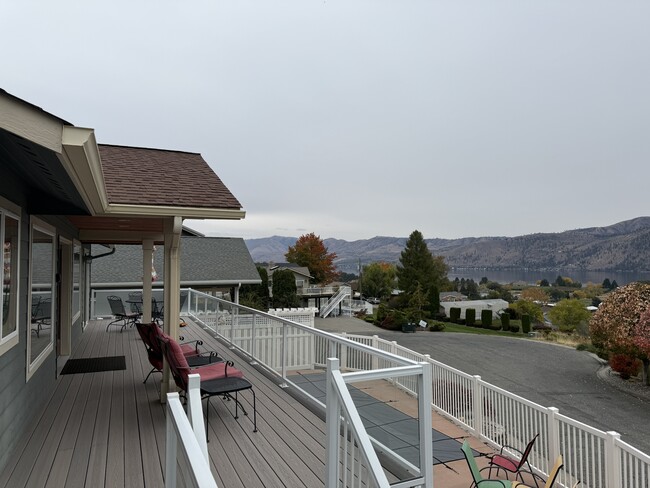 Building Photo - 165 Coral St