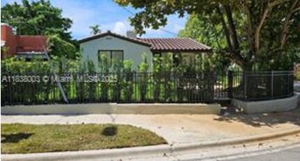 Foto principal - 424 NE 63rd St