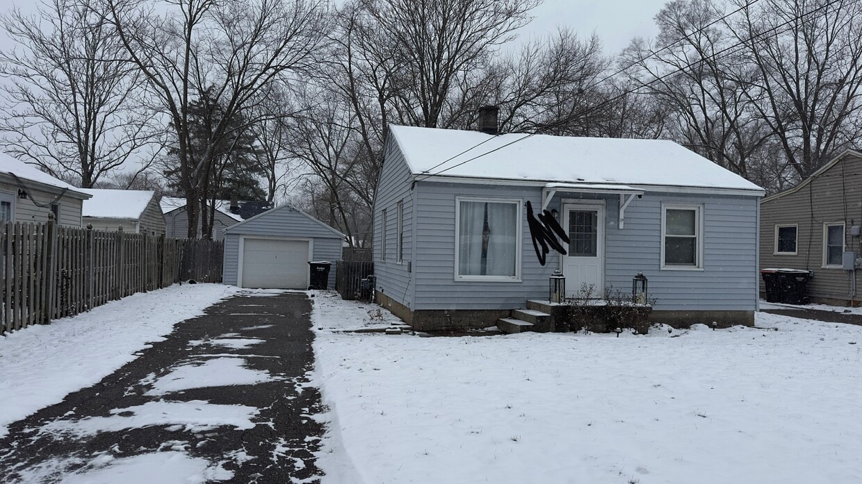 Foto principal - 4511 Madison Ave SE