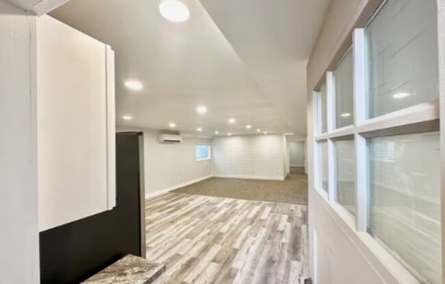 Foto del edificio - Coming Soon!! Modern Comfort Meets Luxury – Fully Upgraded Unit in West Valley City