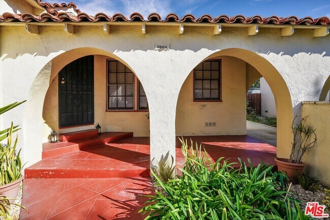 Foto del edificio - 3800 Roxton Ave