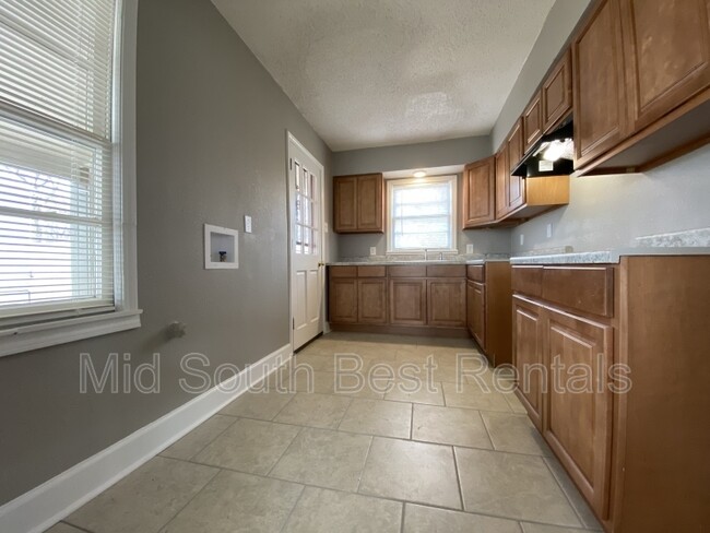 Foto del edificio - 4430 Willow Rd