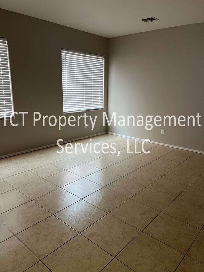 Foto del edificio - 4 Bedroom House in Power Ranch!