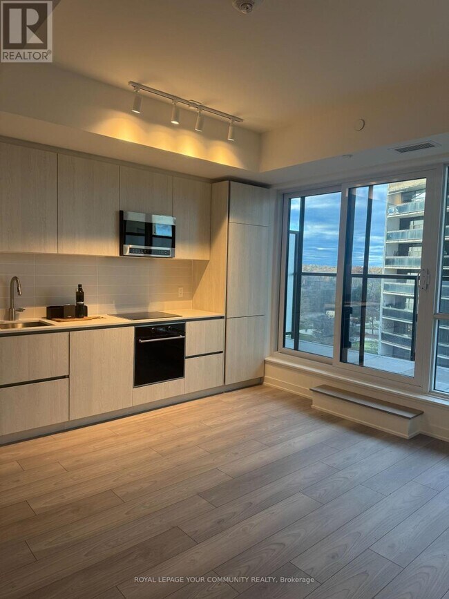 Photo du bâtiment - 120 Broadway Ave