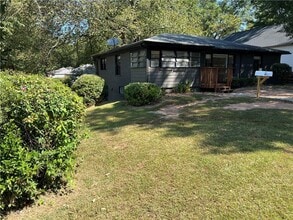 Building Photo - 1215 Westview Dr SW