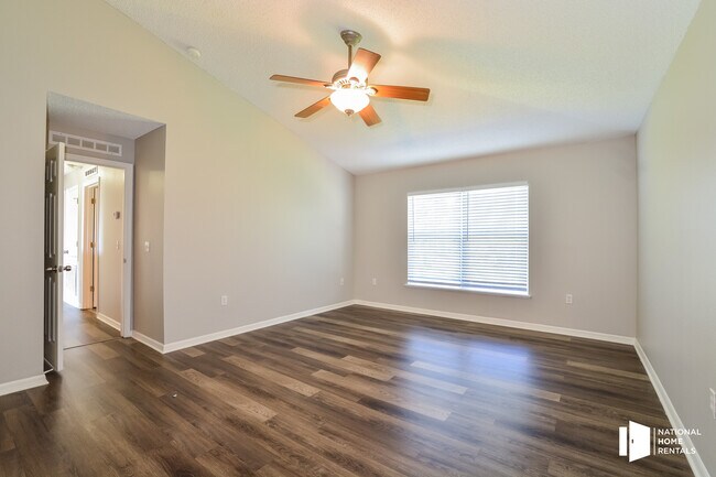 Building Photo - 16773 Corner Lake Dr