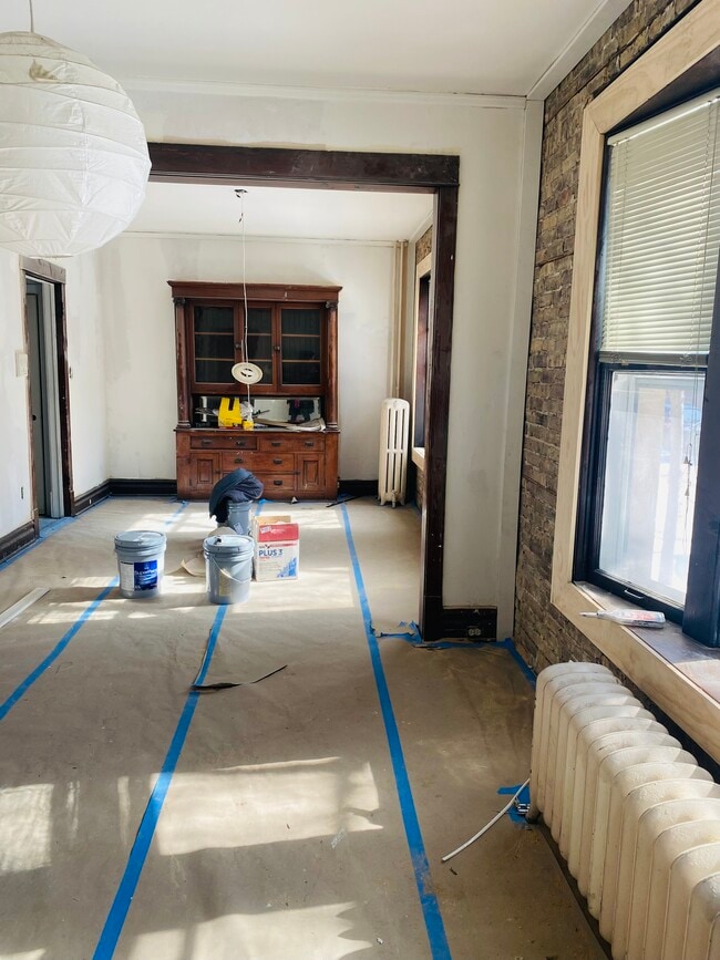 Building Photo - 3018 W Schubert Ave