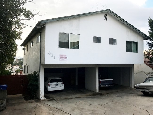 Back Triplex - 631-633 Parkman Ave