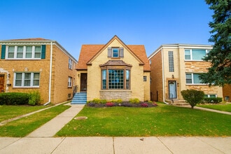 Building Photo - 6444 N Oketo Ave