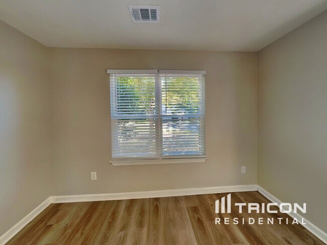 Foto del edificio - 2121 Serenity Dr NW