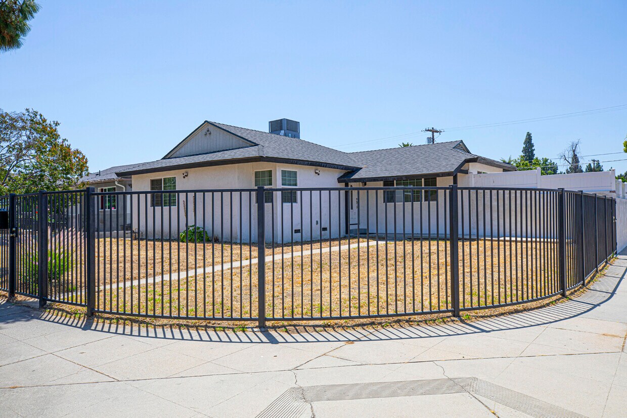Foto principal - 14956 Devonshire St