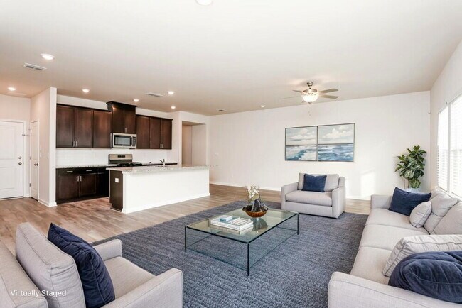 Foto del edificio - 1157 Sunny Lake Dr