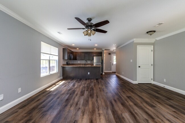 Building Photo - 920 Warrior Hill Dr