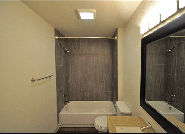 Foto del edificio - 4115 Douglas Ave