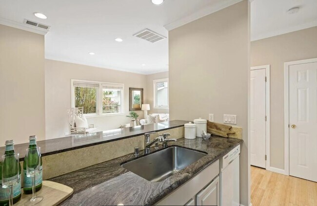 Foto del edificio - 3317 Adelaide Way