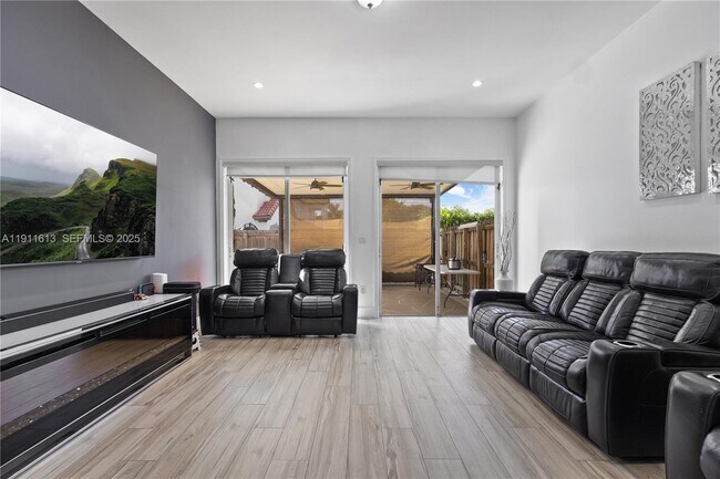 Foto del edificio - 8218 SW 163rd Pl