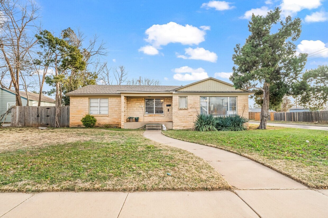 Four Bedroom Home in Tech Terrace, PreLea... House Rental in Lubbock