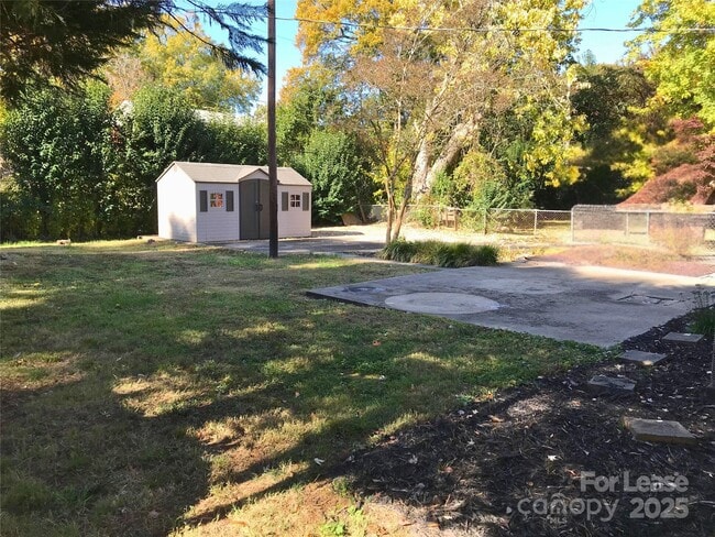 Building Photo - 4820 Amity Pl