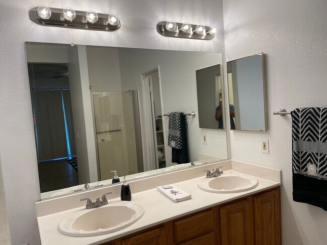 Foto del edificio - 43233 Sawgrass Ln