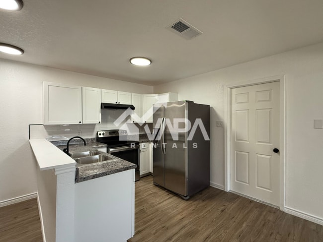 Building Photo - 551 Bertetti Dr