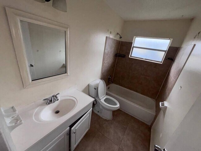 Foto del edificio - 2620 Riverland Dr