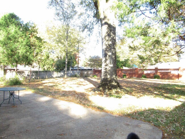 Foto del edificio - 244 S Grove Park Rd