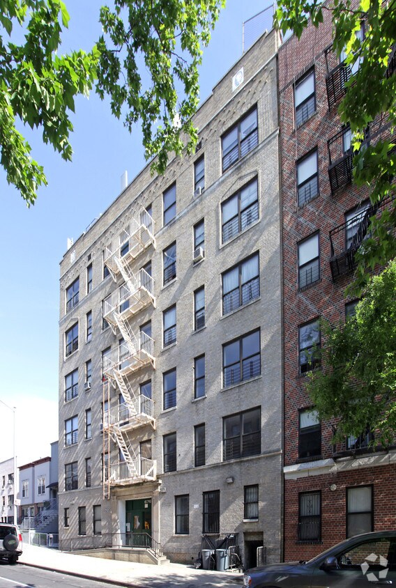 676 Willoughby, ¡alejado - 676 Willoughby Ave