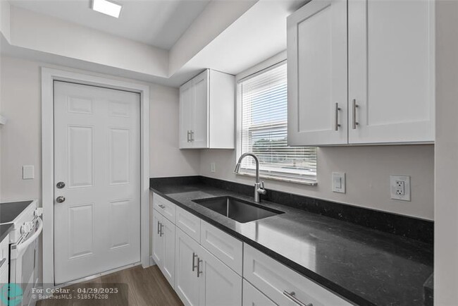 Foto del edificio - 1150 E Sample Rd