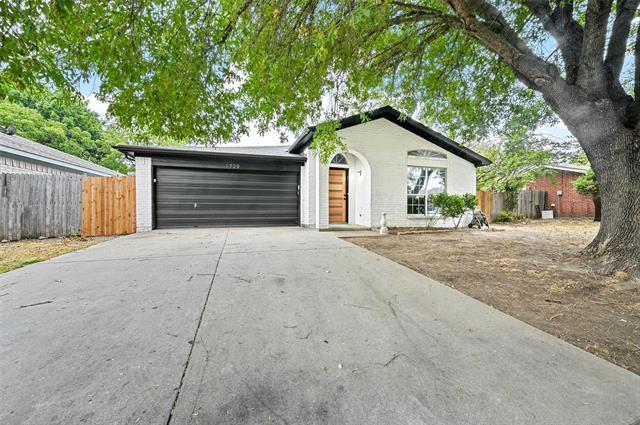 Building Photo - 1729 Gainsborough Way