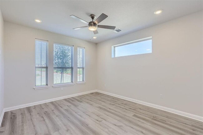Building Photo - 7500 Emmylou Dr