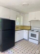 Building Photo - 1811 Alametos