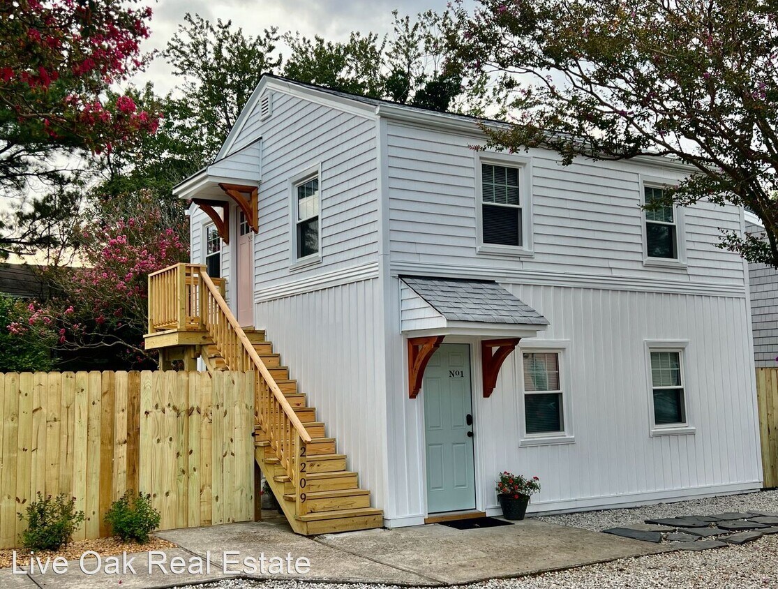 Primary Photo - 1 br, 1 bath House - 2209 Arctic Avenue Apt 1