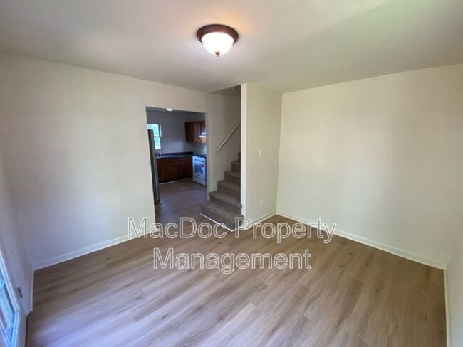 Foto del edificio - 188 Mansfield St