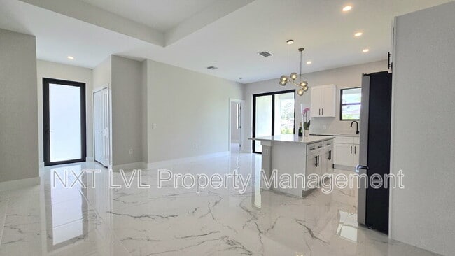 Foto del edificio - 702 Hightower Ave S