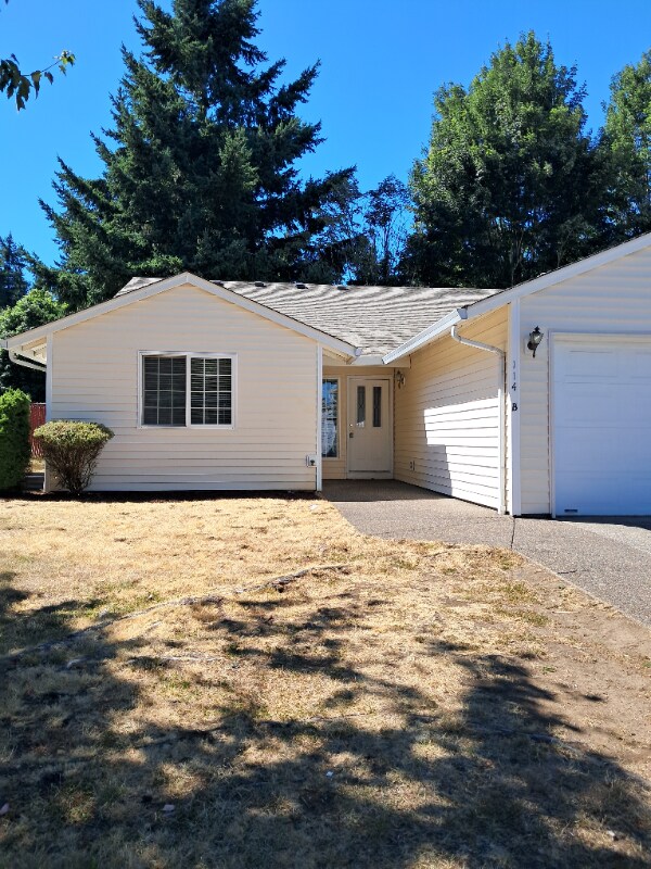 Foto principal - 114 NE Juniper Ave