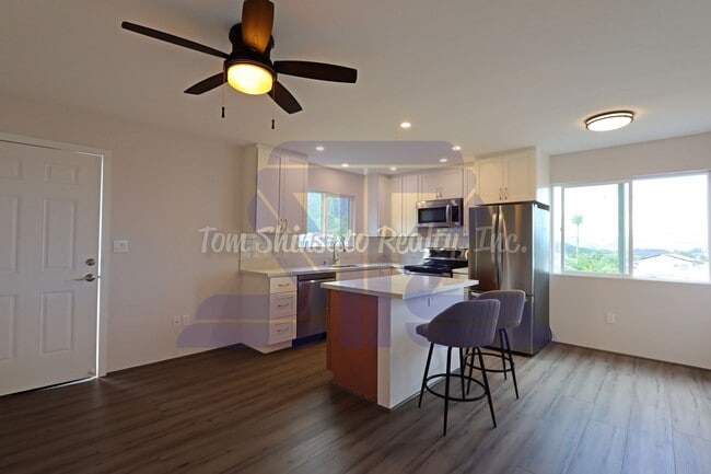 Building Photo - 2/1/1 Upstair Duplex Unit in Kaneohe.  Ele...