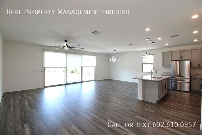 Building Photo - 9320 S 30th Ln