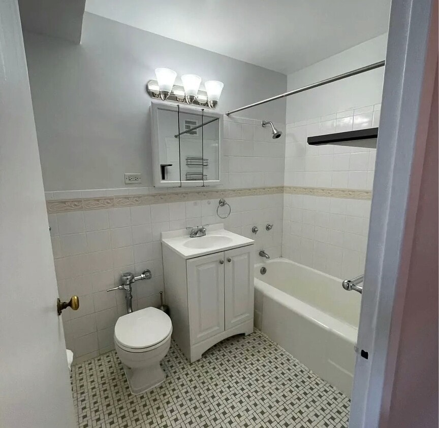 Foto del edificio - 6030 N Sheridan Rd