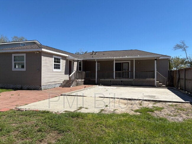 Building Photo - 391 Rodeo Dr