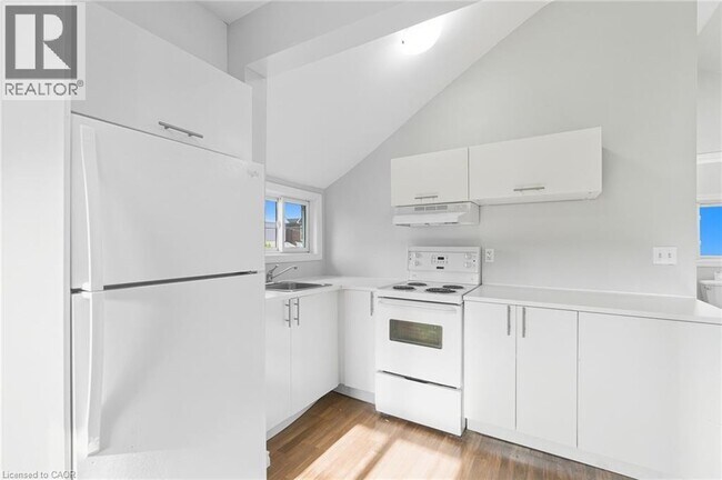 Photo du bâtiment - 2 Windsor St