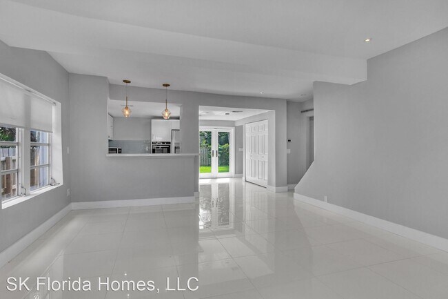 Building Photo - 3 br, 2.5 bath House - 1426 Van Buren St
