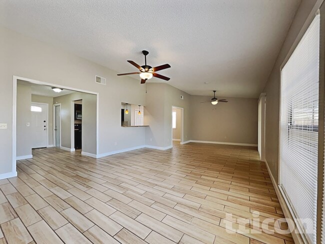 Building Photo - 1237 Edgerton Dr