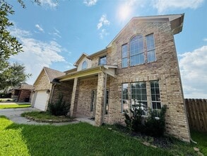 Building Photo - 518 Saffron Ct