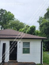 Building Photo - 132 Georgia St