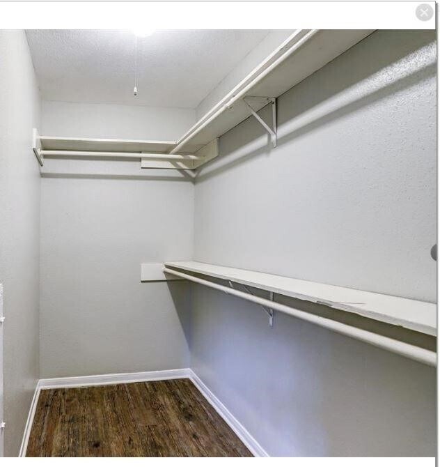 Foto del edificio - 9550 Deering Dr